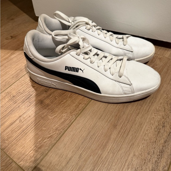 Puma White and‎ Black Classic Sneakers - Picture 7 of 7
